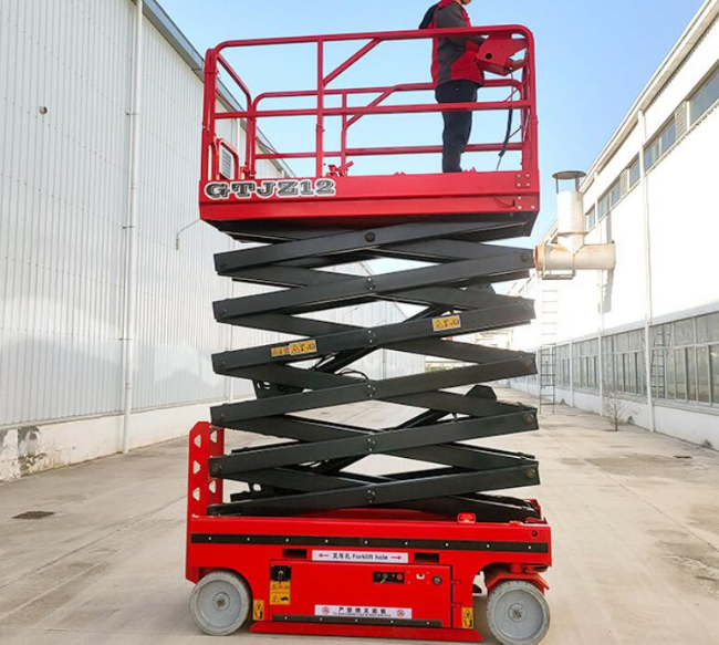 东方华侨农场自行走移动式升降机